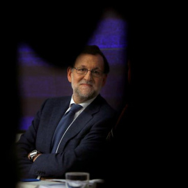 El presidente del Gobierno, Mariano Rajoy, durante la reunión de la Junta Directiva Nacional del PP celebrada esta tarde en la sede del partido en Madrid, para aprobar las propuestas de los candidatos del partido para las mesas del Congreso