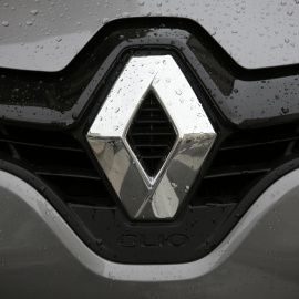 Logotipo de Renault en uno de sus vehículos.-REUTERS