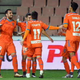 Los jugadores del Valencia celebran uno de los goles al Granada. EFE/MIGUEL ÁNGEL MOLINA