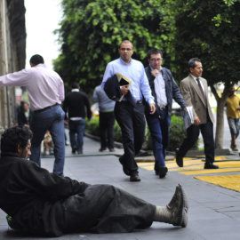 20 personas en España concentran ya tanta riqueza como el 30% más pobre. EFE