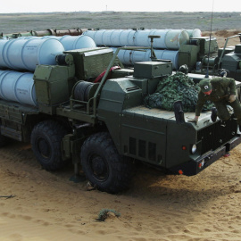 Lanzaderas de misiles antiaéreos S-300, de fabricación rusa, como los que Moscú ha comenzado a enviar a Irán. SPUTNIK/Valery Melnikov