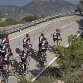 Parte del equipo Giant de ciclismo en un entrenamiento. @GiantAlpecin