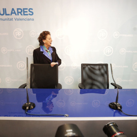 La senadora valenciana Rita Barberá, tras la constitución de los grupos parlamentarios en el Senado. / EFE