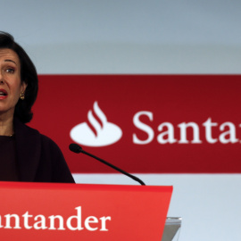 Ana Botín, presidenta del banco español Santander, habla durante la presentación de resultados anuales en la sede de la compañía en Boadilla del Monte. REUTERS