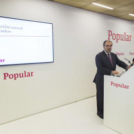 El presidente del Banco Popular, Ángel Ron, durante la rueda de prensa ofrecida para presentar los resultados de la entidad en 2015. EFE/Emilio Naranjo