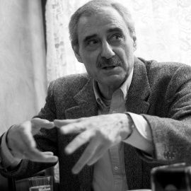 Ángel Cappa, en un momento de la entrevista. REPORTAJE FOTOGRÁFICO: CHRISTIAN GONZÁLEZ