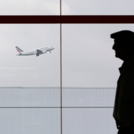 Se prevé que las emisiones derivadas del transporte aéreo en la UE sigan aumentando un 45% hasta 2035. EFE