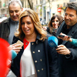 La presidenta de Andalucía, Susana Díaz, a su llegada a la sede del PSOE en la calle Ferraz de Madrid. - EFE
