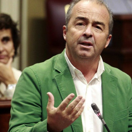 El diputado de Podemos en el Parlamento de Canarias, Francisco Déniz. EFE