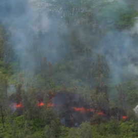 El volcán Kilauea lanza un nuevo flujo de roca fundida