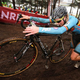 La belga Van den Driessche, en pleno esfuerzo durante el Mundial de Zolder./EFE