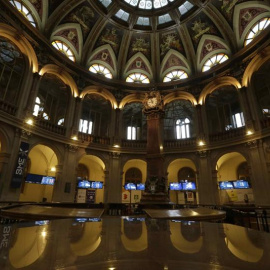 La Bolsa española, cierra la sesión con un rebote del 1,85%, en una jornada en la que se ve animada por la banca. EFE/Javier Lizón