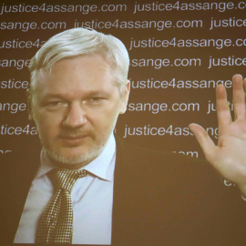 Intervención del fundador de WikiLeaks, Julian Assange, en la rueda de prensa de sus abogados y colaboradores, en Londres. REUTERS