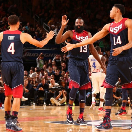 Curry, Hardem y Davis, con la selección de baloncesto de EEUU. / USA BASKETBALL