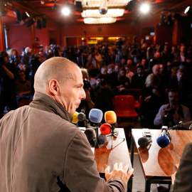 El exministro griego, Yanis Varoufakis, durante la presentación del MovImiento Democracia en Europa 2025 en Berlín. REUTERS