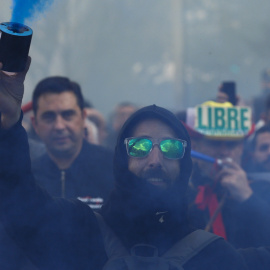 Taxistas durante la manifestación en Madrid.- REUTERS