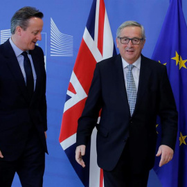 El primer ministro británico, David Cameron, y el presidente de la Comisión Europea, Jean-Claude Juncker. - EFE