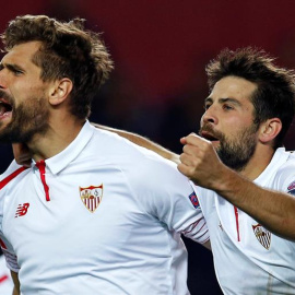 Fernando Llorente celebra su segundo gol al Molde FK. EFE/Julio Muñoz