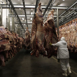 Una planta de despiece de carne de ternera. /REUTERS