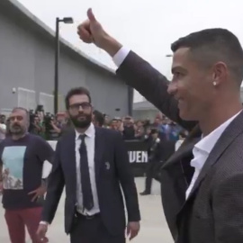 Cristiano Ronaldo y Georgina aterrizan en Turín para comenzar su nueva vida