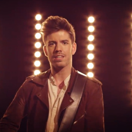 Roi estrena su primer single 'Por una vez más'