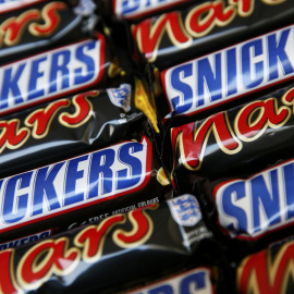 Barritas de Mars y Snickers. REUTERS/Stefan Wermuth