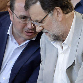 Pedro Antonio Sánchez, presidente regional del PP en Murcia e investigado por corrupción en el caso 'Auditorio', junto a Mariano Rajoy