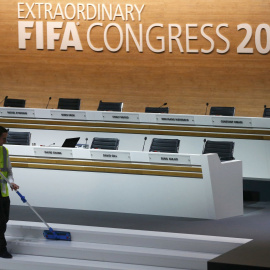 La FIFA aprueba un paquete de reformas para aumentar la transparencia y su control interno.- REUTERS