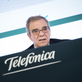 El presidente de Telefónica, César Alierta, durante la presentación de los resultados obtenidos en 2015 por la compañía. EFE/Luca Piergiovanni