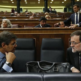 Rafael Catalá junto a Mariano Rajoy en el Congreso de los Diputados. /.EFE