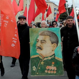 Marcha en conmemoración del aniversario del nacimiento de Stalin el pasado diciembre en Gori, ciudad natal del líder bolchevique.- AFP