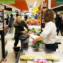 Empleada de una tienda de Mercadona en Vizcaya