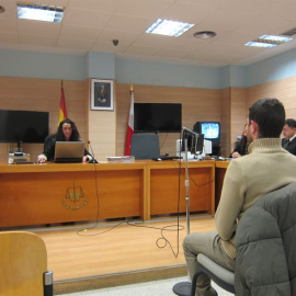 Sergio F.A., de 29 años y vecino de la capital cántabra, durante su declaración en el Juzgado de lo Penal número 3 de Santander. EUROPA PRESS