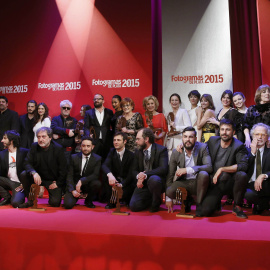 Foto de los premiados y participantes en la ceremonia de entrega de los premios Fotograma de Plata 2015.- EFE