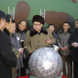 El líder norcoreano afirmó que Corea del Norte ha logrado miniaturizar con éxito cabezas nucleares para instalarlas en misiles.- EFE