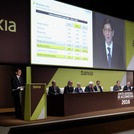 El presidente de Bankia, Jose Ignacio Goirigolzarri, durante su intervención en la junta de accionistas del banco nacionalizado, en Valencia. REUTERS/Heino Kalis