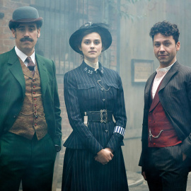 Michael Weston es Houdini y Stephen Mangan, Doyle.