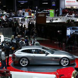 Vista de las últimas novedades exhibidas en el reciente motor show de Ginebra. /REUTERS