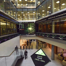 Fotografía de archivo tomada el 25 de agosto de 2015 que muestra la bolsa de Londres, Reino Unido. / EFE