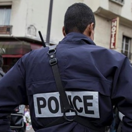 Foto de archivo de un agente de las fuerzas de seguridad francesas en París. / EFE