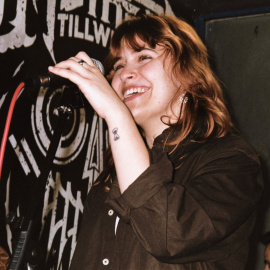 Lucía Somalo: "Te hacen sugerencias como que las canciones triunfarían más si no fuesen sobre lesbianas"