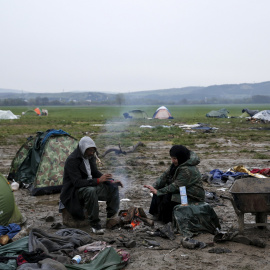 Las principales organizaciones de ayuda a los refugiados han reclamado rutas legales y seguras para las personas migrantes y una alternativa "humana, legal y responsable" basada en el reasentamiento efectivo de los refugiados en los países 