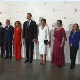La Reina Letizia sorprende en la inauguración del Teatro Real