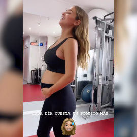 María Pombo presume de su abultada tripa de embarazada