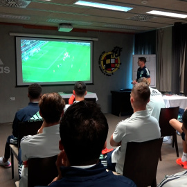 La Selección asiste a la sesión con vídeo previa al partido ante Suiza