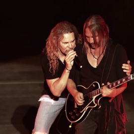 Marbella baila al ritmo latino de Maná