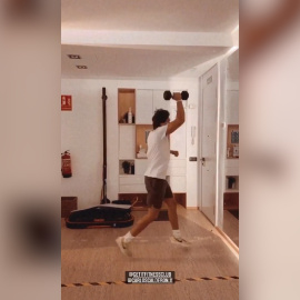 Pablo Castellano hace ejercicio para mantenerse en forma