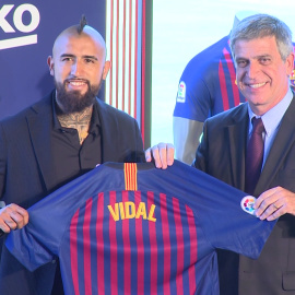 El FC Barcelona presenta a Arturo Vidal