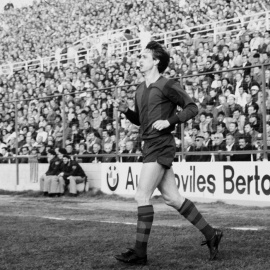 Johan Cruyff durante uno de sus diez partidos con el Levante