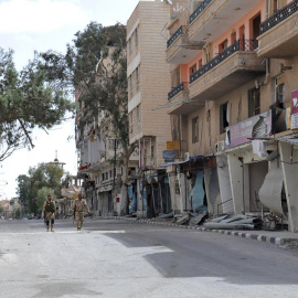 Las Fuerzas de Bashar al-Assad caminan por la ciudad de Palmira.- REUTERS